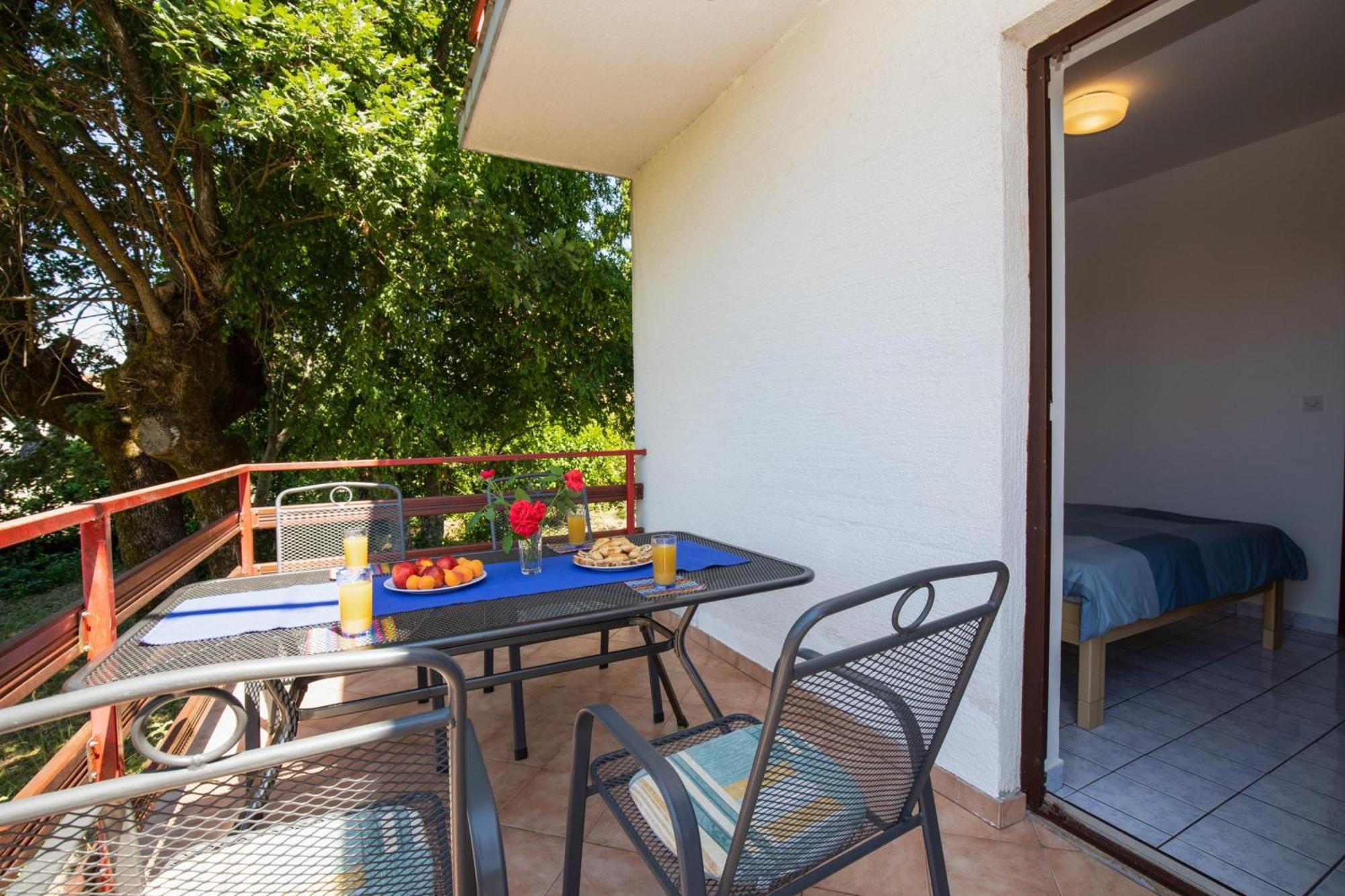 Apartments Brankica Island - Happy Rentals Vantacici Eksteriør bilde