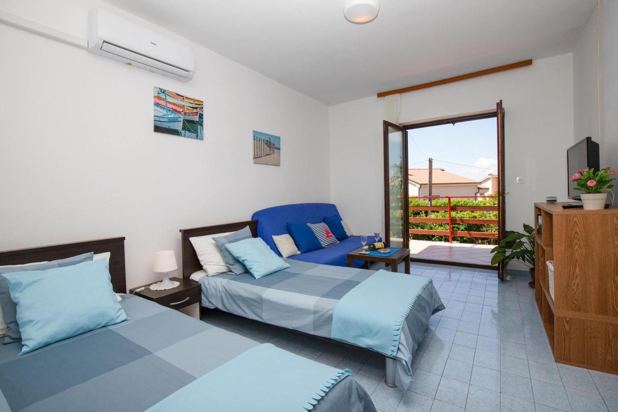 Apartments Brankica Island - Happy Rentals Vantacici Eksteriør bilde